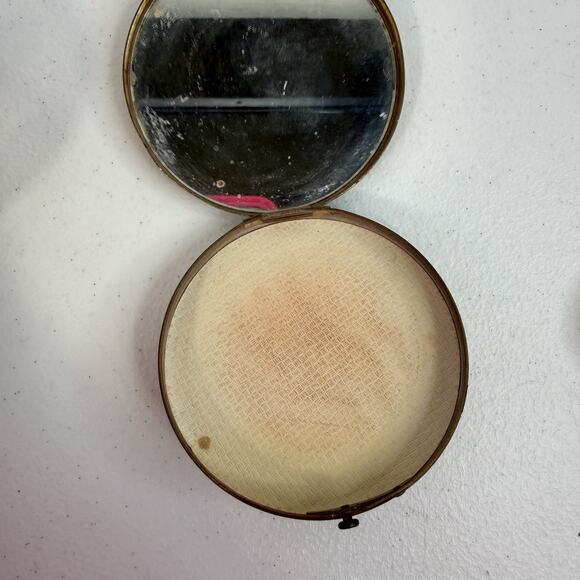 Vintage Elegant Gold Compact Mirror Pressed Powder Mini Pill Box Metal Embossed - Picture 8 of 14